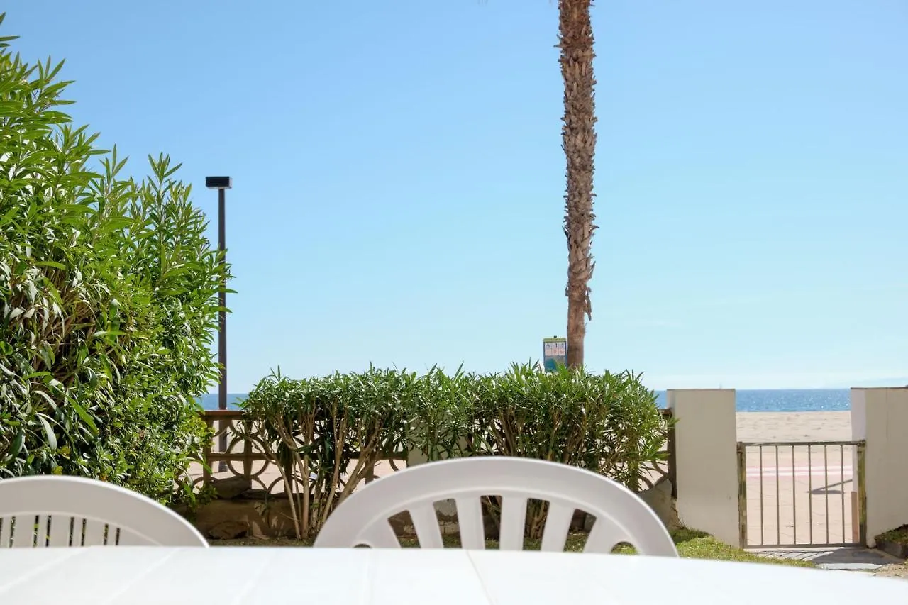 The Beach Roses Apartment